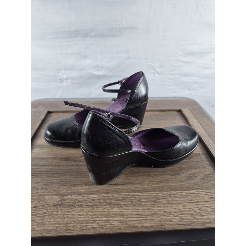 Hushpuppies Women's Black Leather Maryjane Strap with Buckle Pump Heels Size 8.5